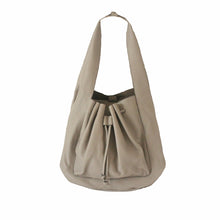 Hobo Leather Bag in Etoupe Grey | MYLIORA.COM